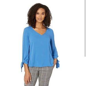 Cece xl blue tie sleeve blouse